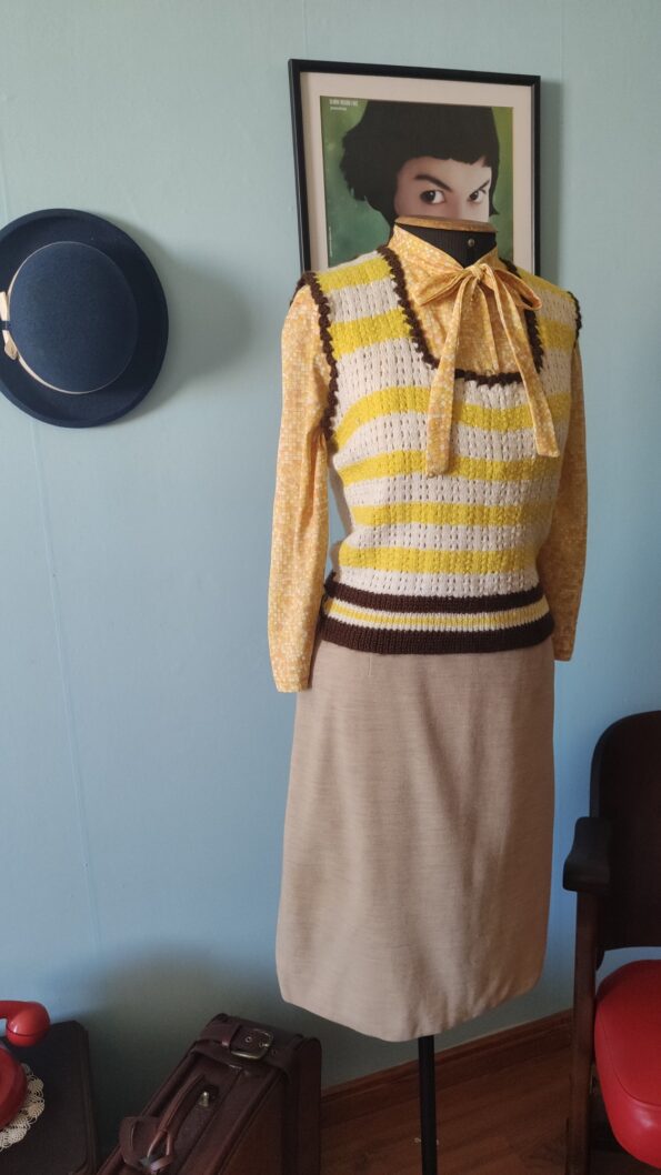 colete vintage de crochê anos 70..