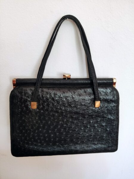 bolsa vintage, original anos 50, em couro de avestruz, na cor preta, linda em perfeito estado de conservação
