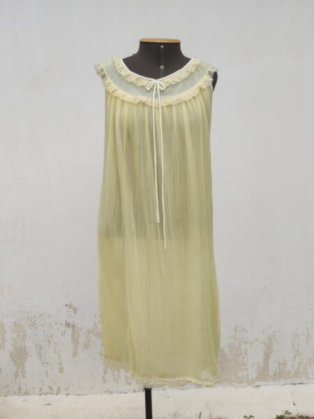 Camisola Vintage Plissada Amarela, em perfeito estado de conservação, belíssima!