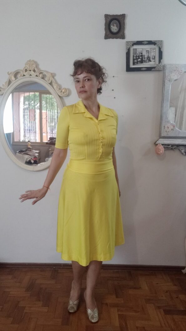 vestido vintage anos 70 amarelo;,