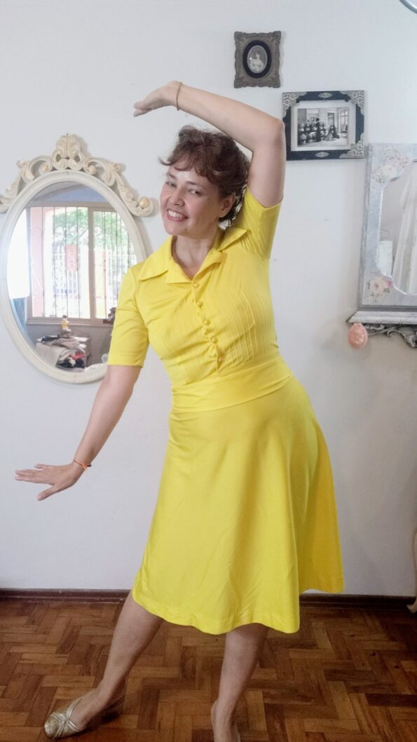 vestido vintage anos 70 amarelo;.,