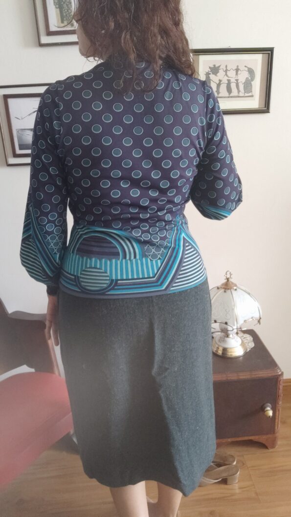 blusa vintage anos 70 com laço..