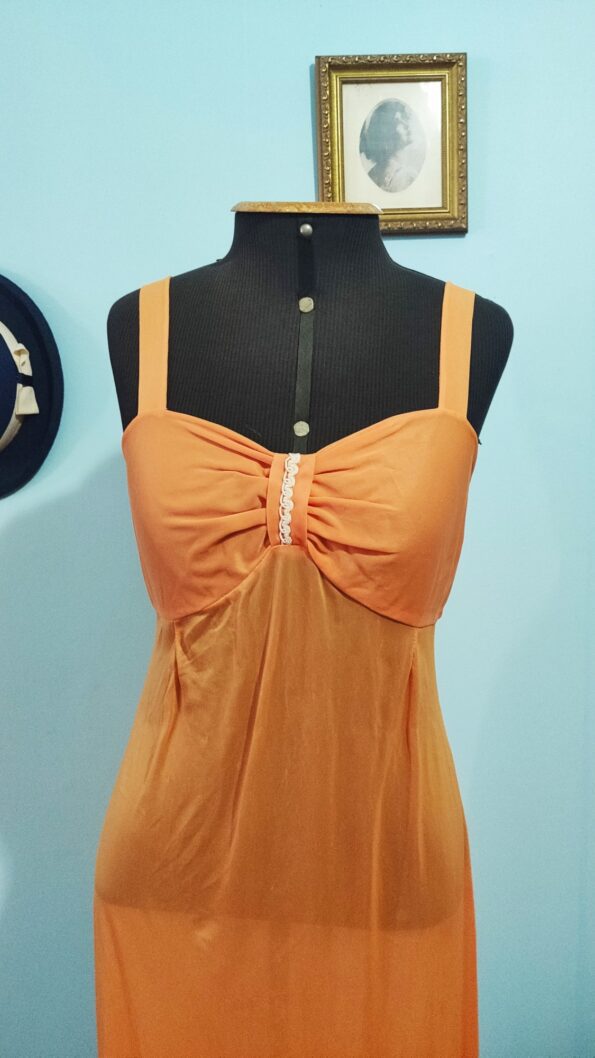 camisola e penhoar anos 70