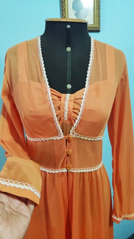 camisola e penhoar anos 70