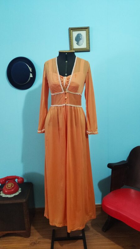 camisola e penhoar anos 70