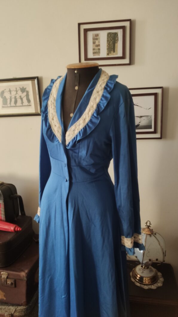 penhoar anos 70 azul,