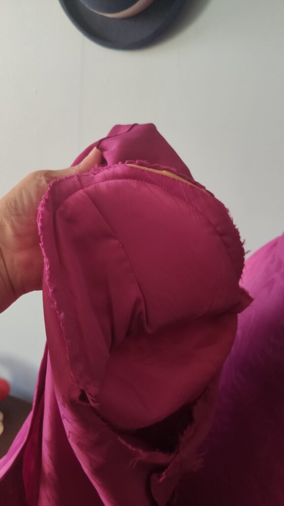 detalhe da ombreira aplicada ao casaco original anos 80