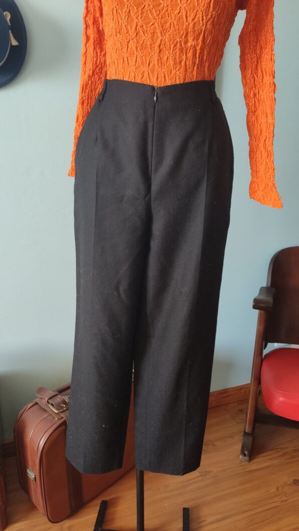 calça vintage em lã.