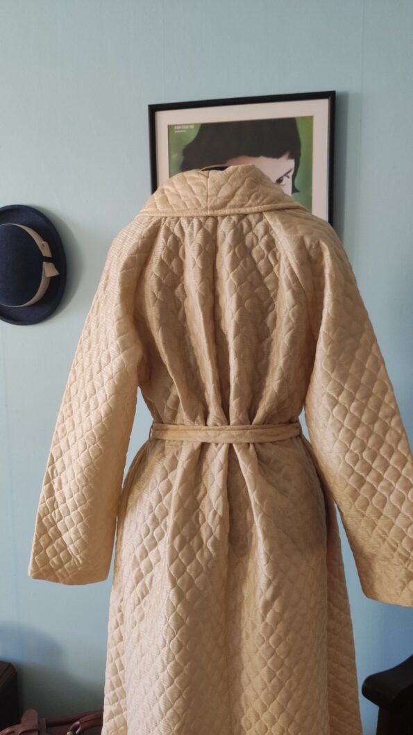 penhoar vintage em matelassê ,