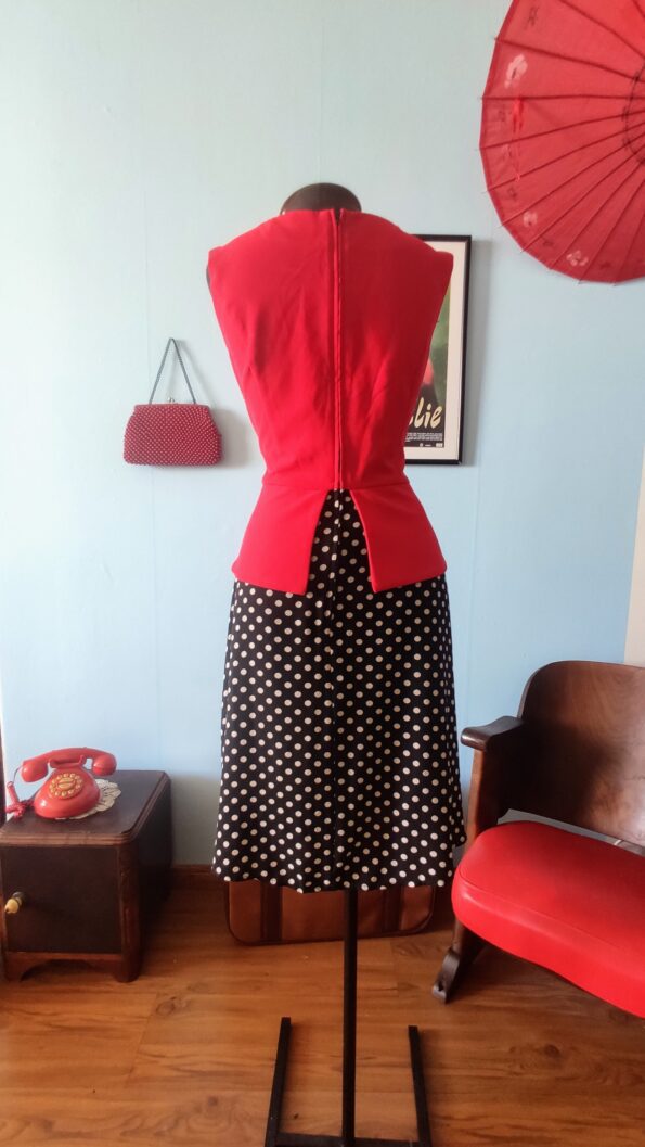 vestido retrô saia de bolinha.